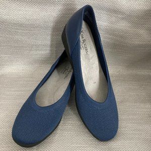 Kim Rogers Ultra Comfort Maddie Pumps Adult Size 9.5 Blue Wedge Womens Maryjane